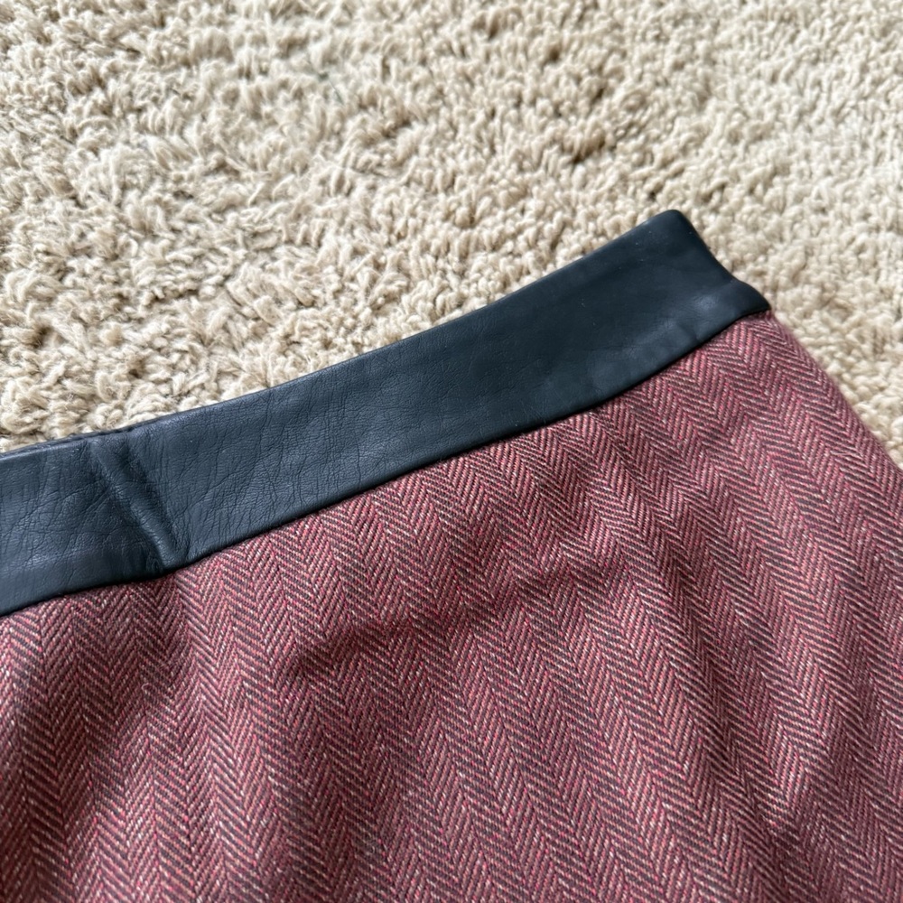 The Limited NWT Pencil Skirt - Picture 3 of 12